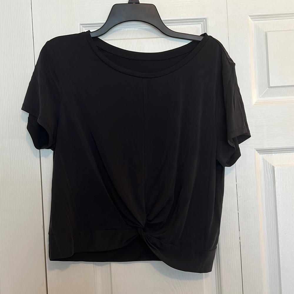 ZYIA swirl front T